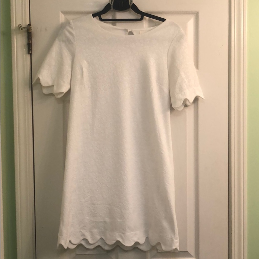 White short sleeve dress